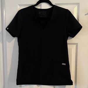 Figs Women's Short Sleeve Black Casma V-Neck 3 Pocket Scrub Top